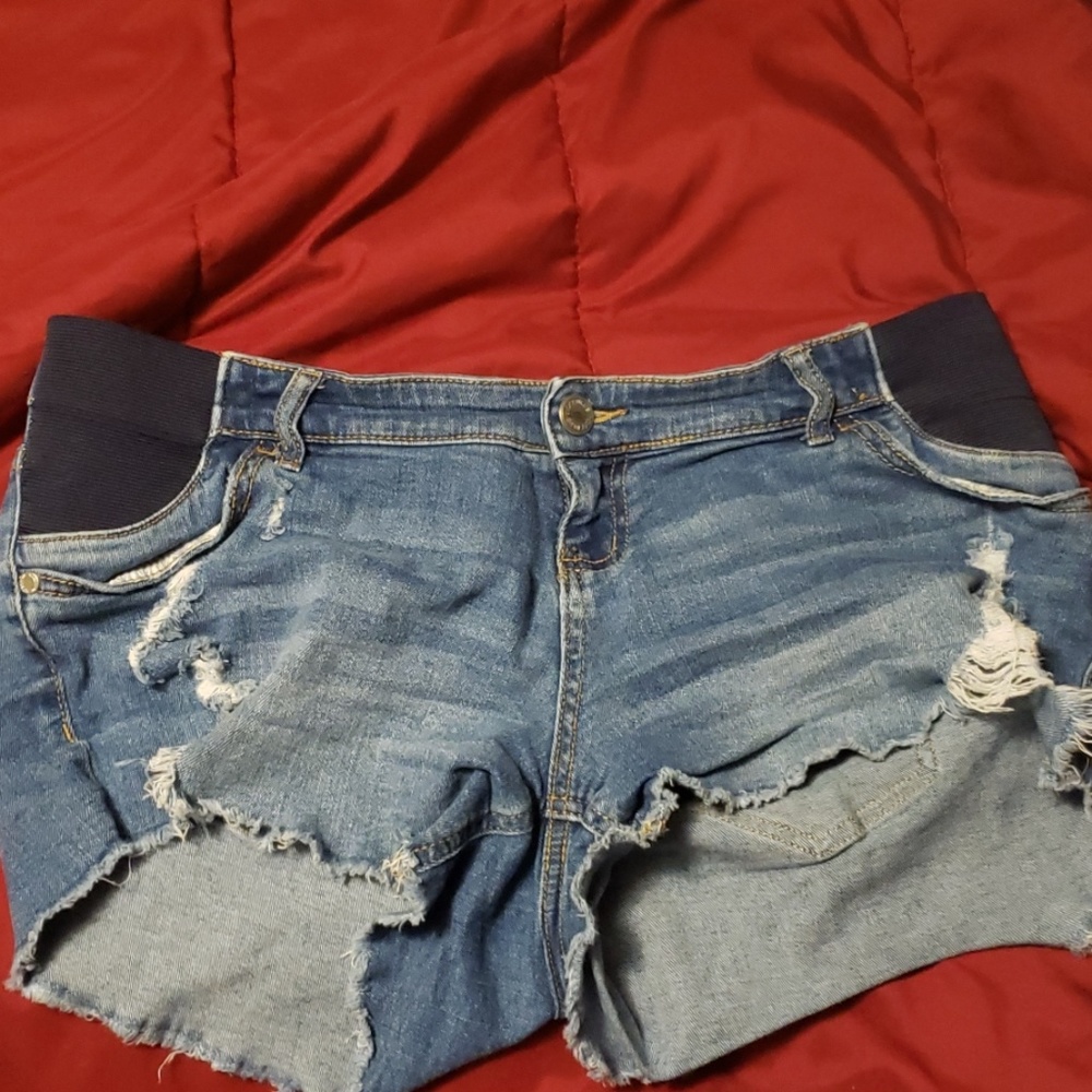 Maternity size large worn a few times!